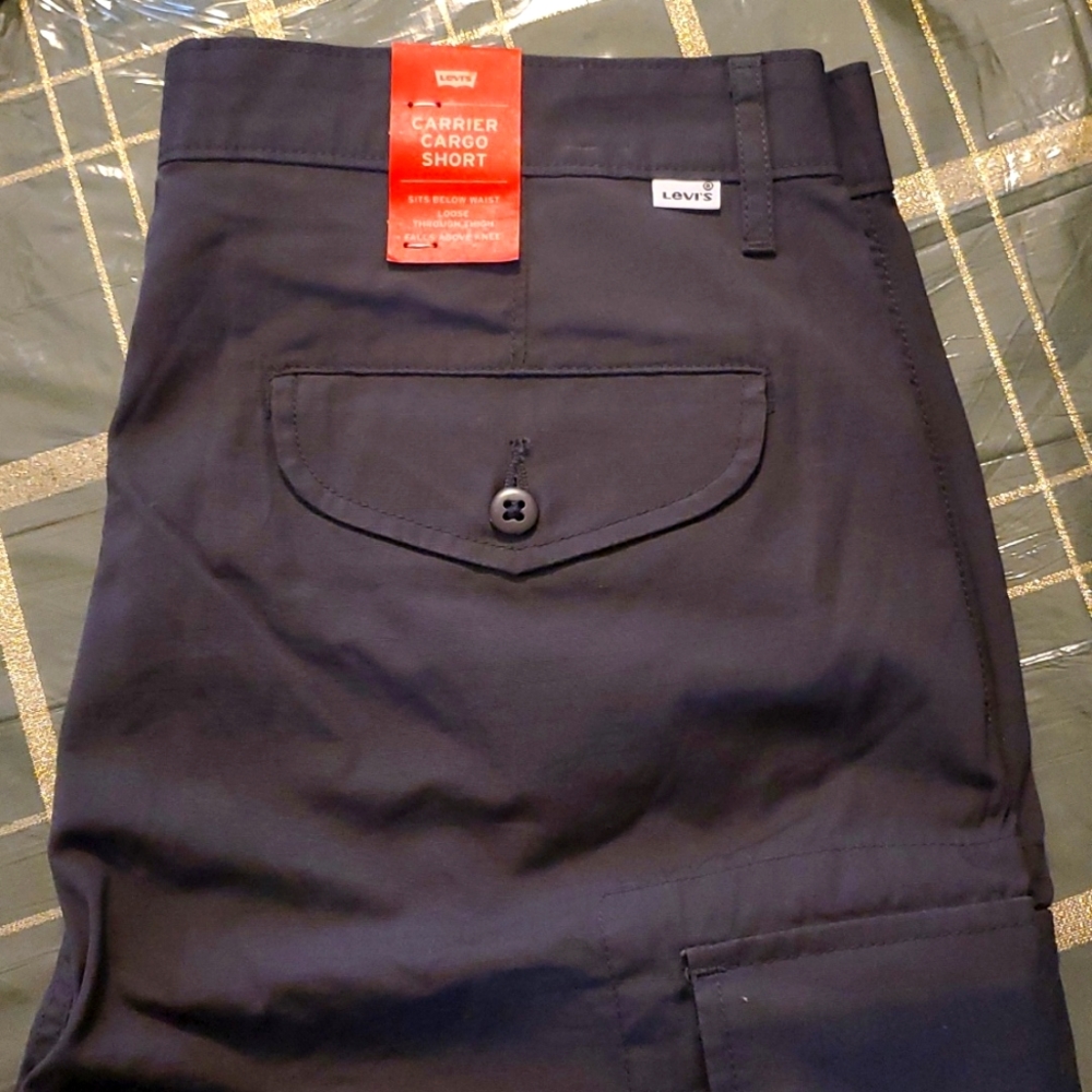 Levis Carrier Cargo Short NWT